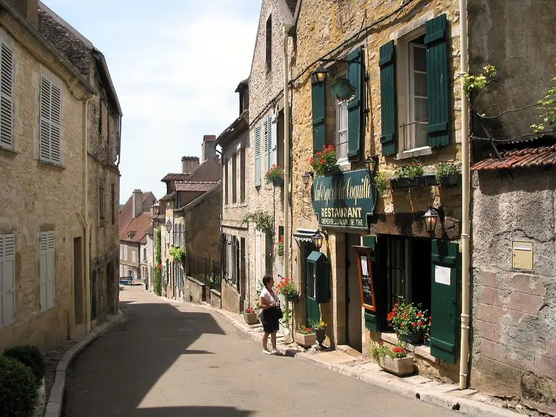 Timeless Cobblestone Streets and Golden Stone Houses