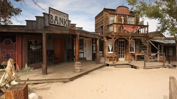 A Weekend Through the Desert Towns of Southern California with Kids