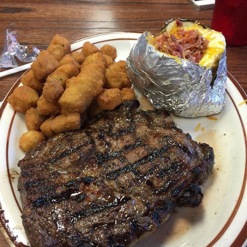 Double R & P Gas and Grill — Westville, OK