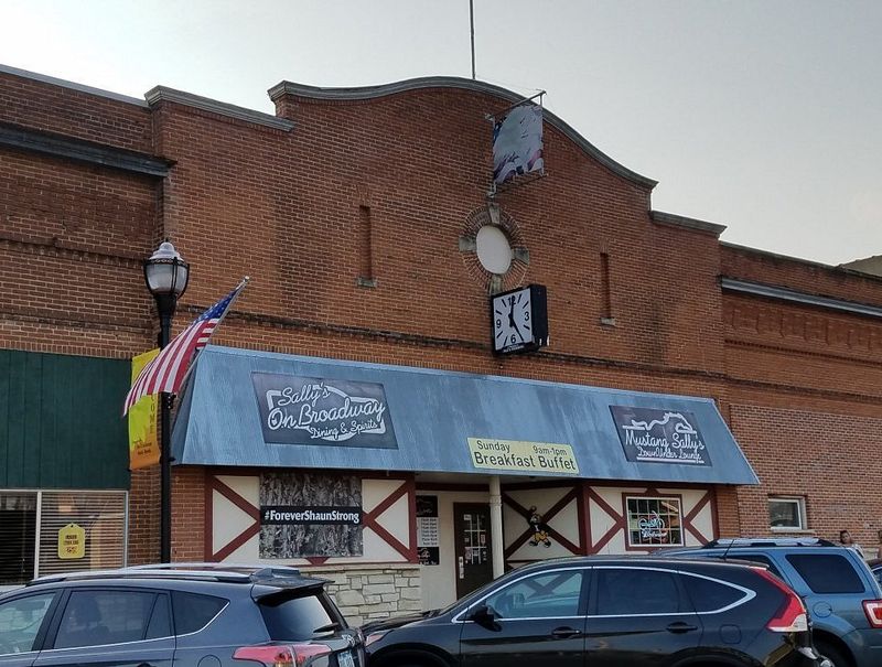 Sally’s On Broadway – Springville