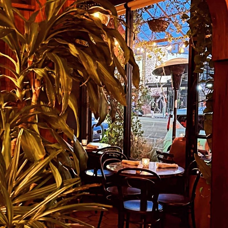 Elf Café – Los Angeles