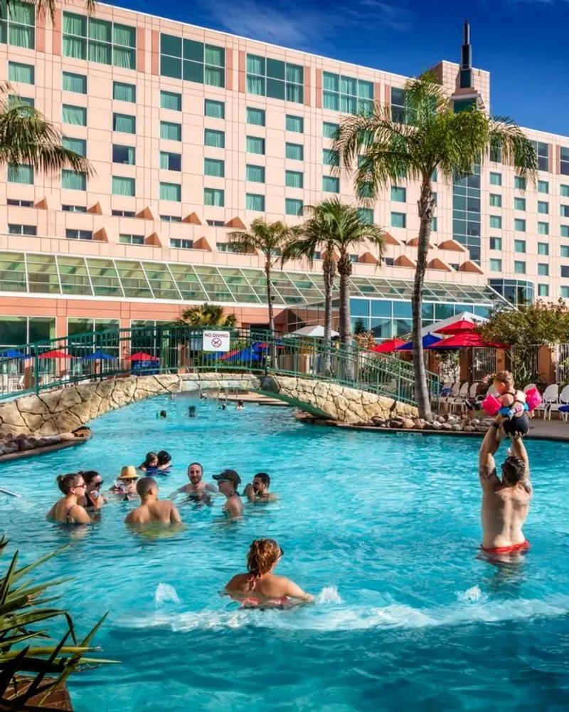 Seasonal Crowds at Moody Gardens and Pleasure Pier