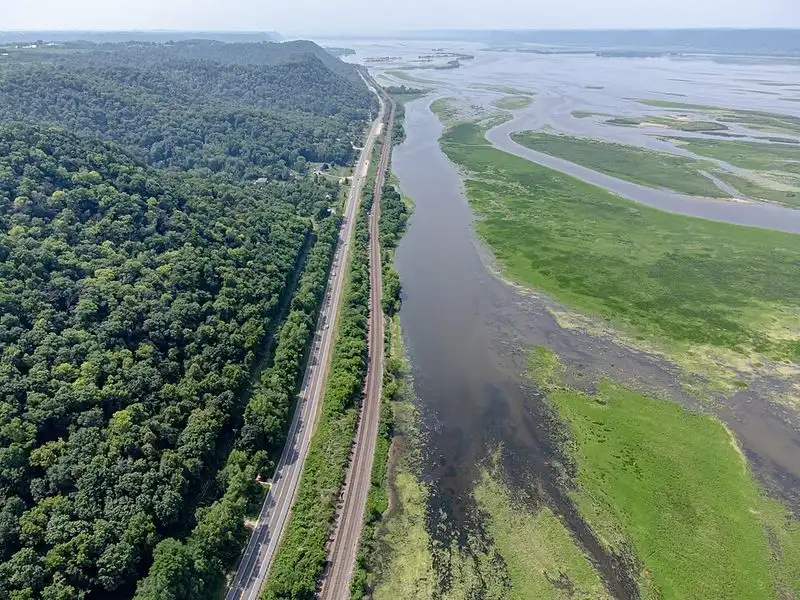 Great River Road, Mississippi River