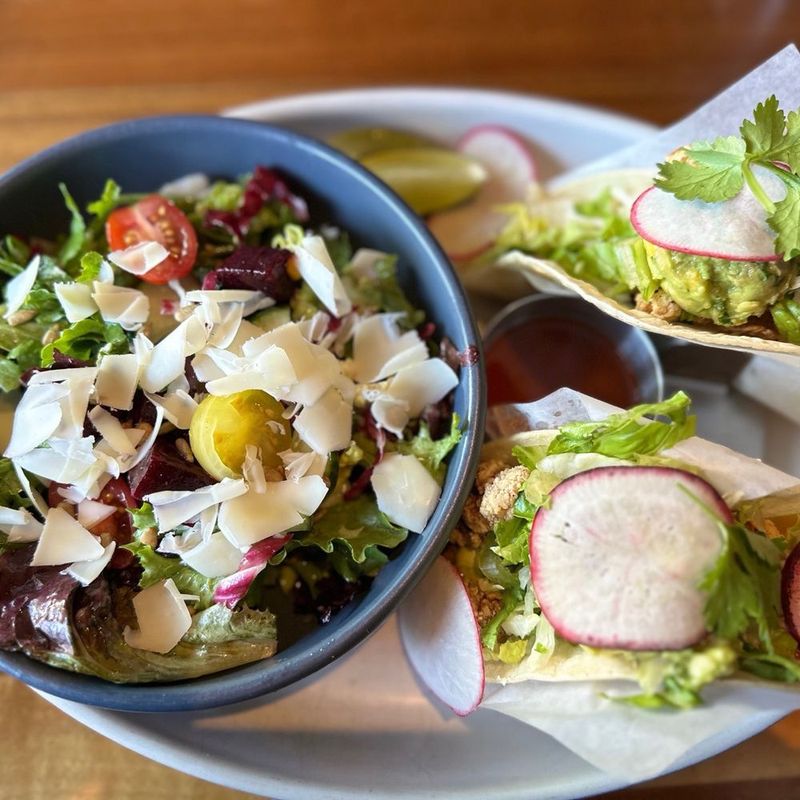 University Seafood & Poultry – Roosevelt