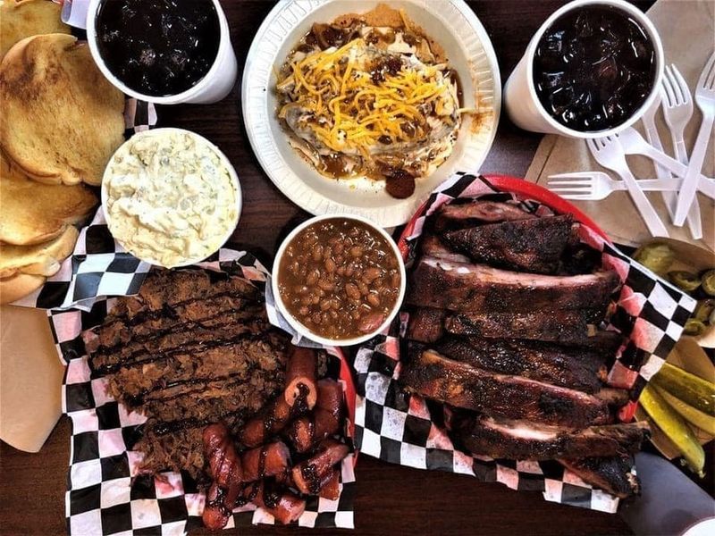 Hickory Hut BBQ – Salina