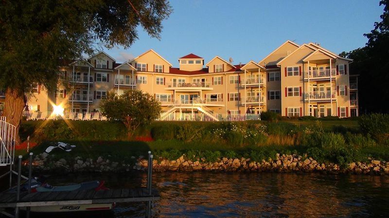 Lakeview Inn (Lake Delavan)