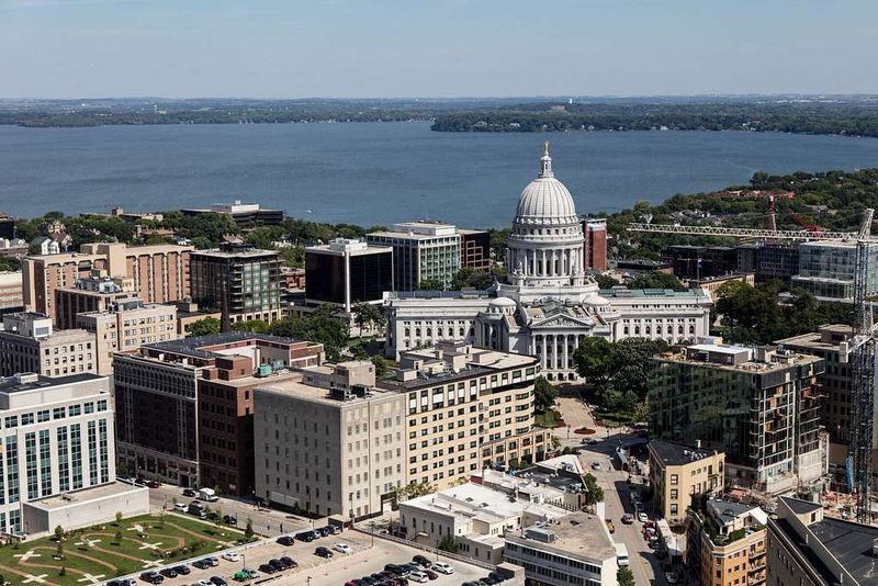 Madison, Wisconsin – Pedal Power and Friendly Vibes