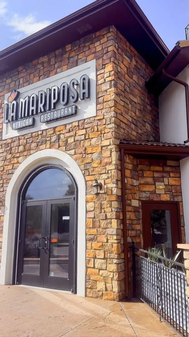 Where to Eat: Casual Bites and a Local Specialty