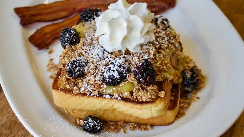 Blue’s Egg + Bakery (Milwaukee)