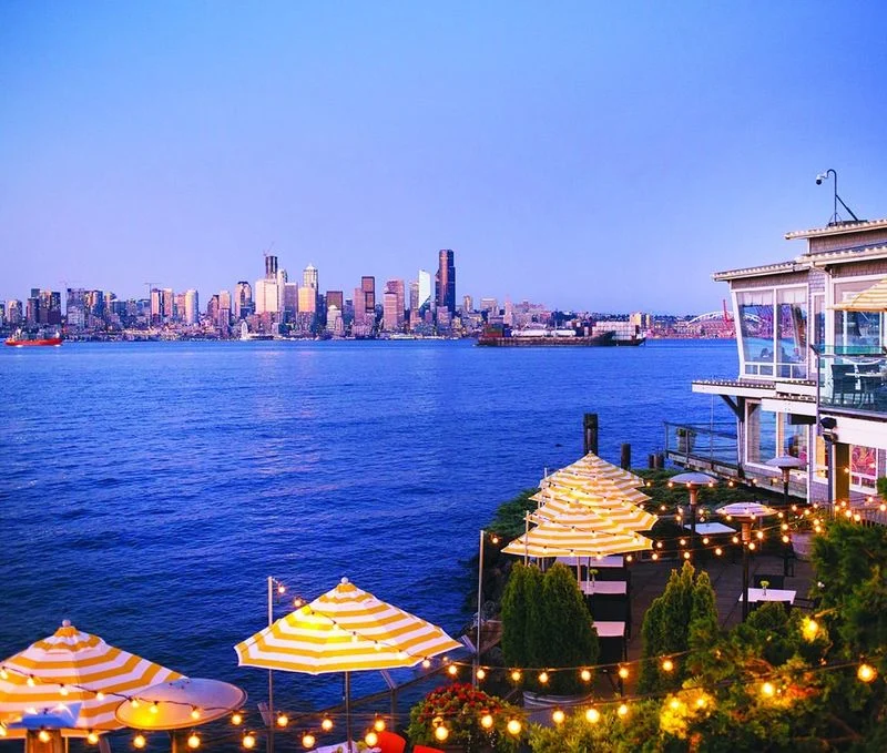 Salty’s on Alki Beach