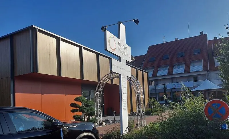 Early Closures of Shops and Restaurants