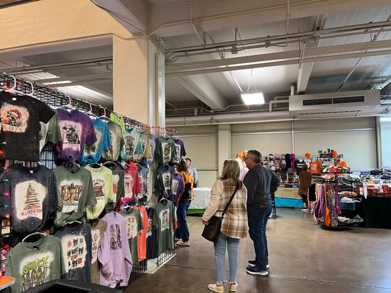 Knoxville Flea Market (Knoxville Expo Center)