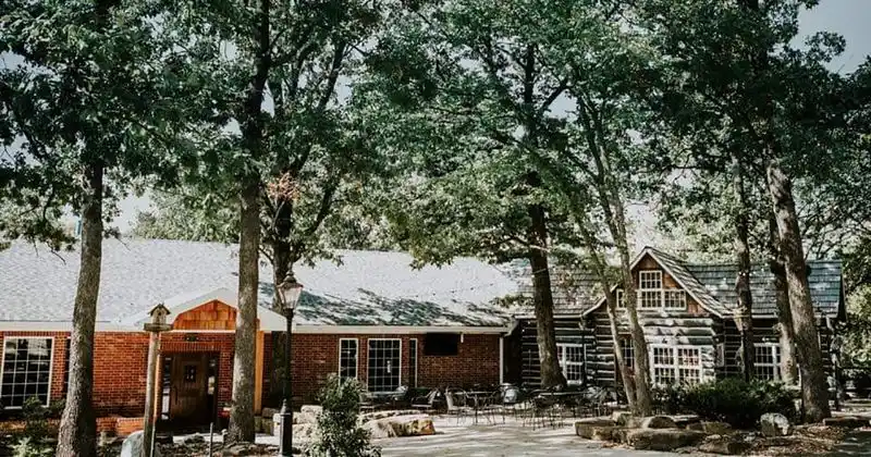 Fred’s Hickory Inn – Bentonville