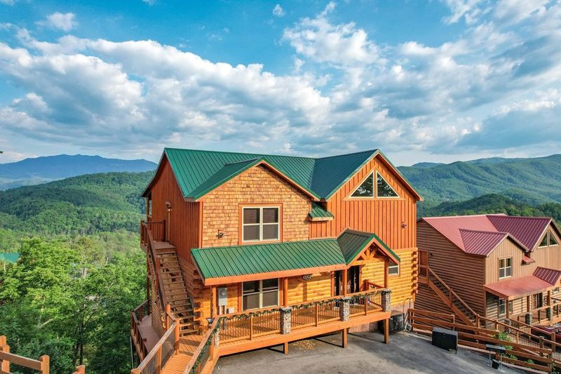 Great Smoky Mountains Cabin Stay