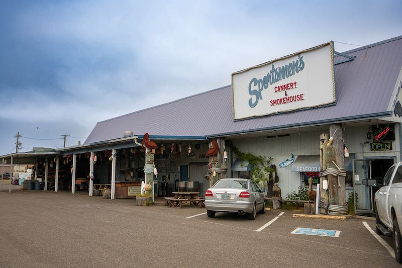 Sportsmen’s Cannery & Smokehouse — Winchester Bay