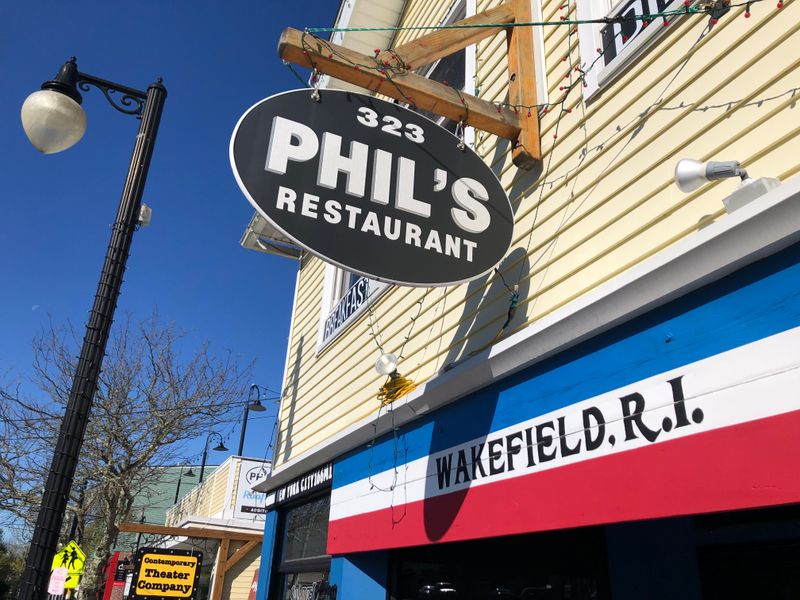 Phil’s Main Street Grille – Wakefield