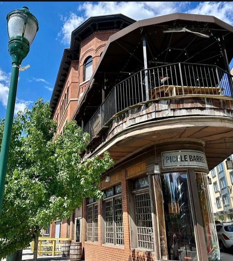 Pickle Barrel — Chattanooga