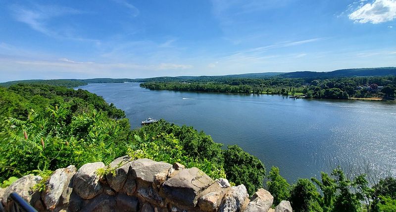 Connecticut – Gillette Castle State Park