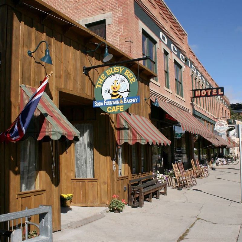 The Busy Bee Café