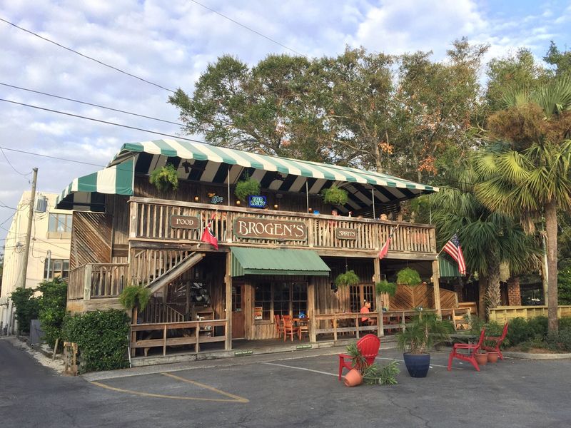 Pier 16 Seafood Restaurant – St. Simons Island