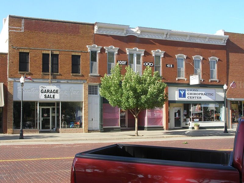 Lyons – The Unexpectedly Offbeat