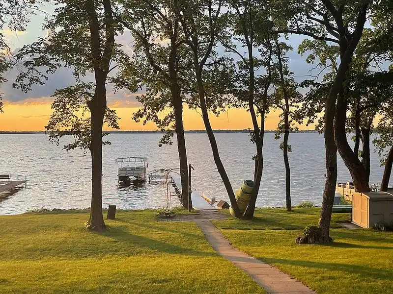 Detroit Lakes