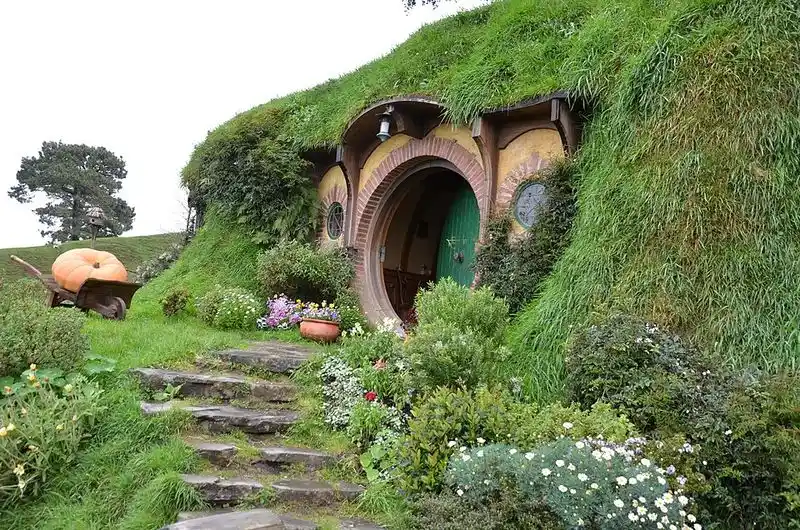 Stroll Through the Hobbiton Movie Set