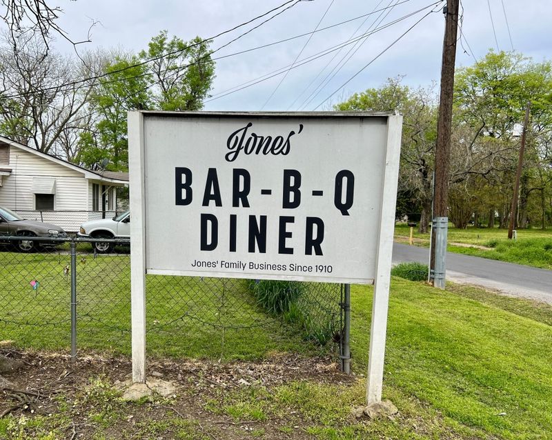 Jones Bar-B-Q Diner – Marianna