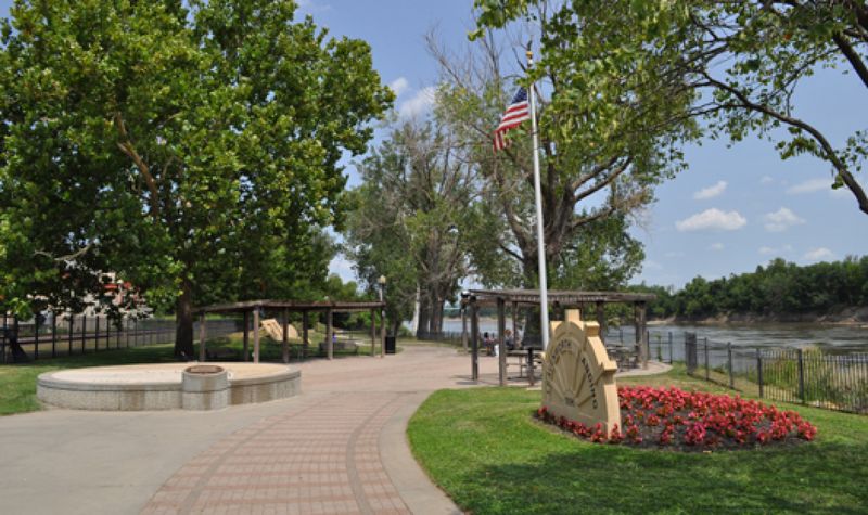 Historic Downtown & the Riverfront Walk