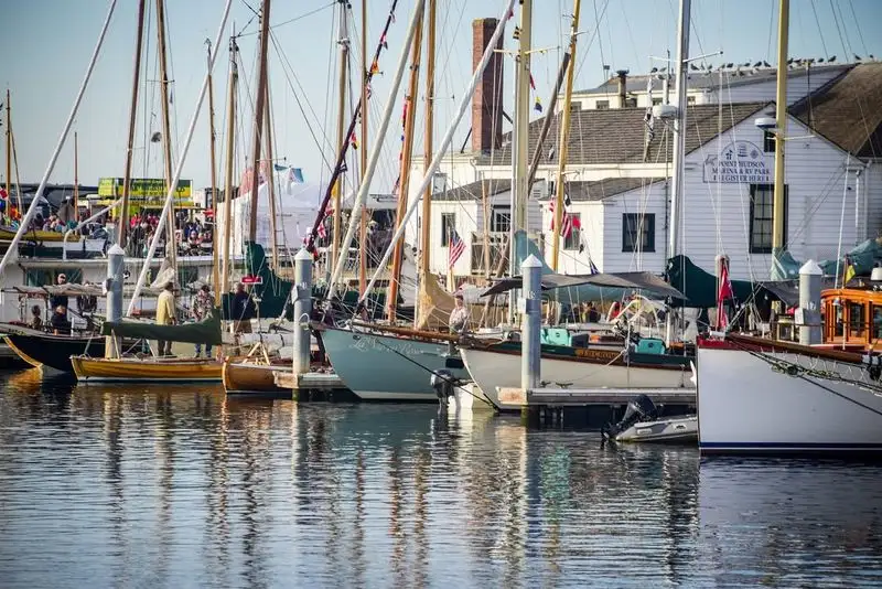 Maritime Life: Boatyards and the Wooden-Boat Scene