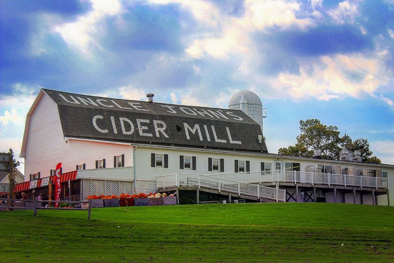 Uncle John’s Cider Mill – St. Johns