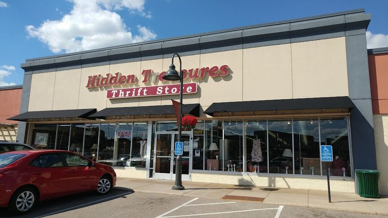 Hidden Treasures Thrift Store – St. Anthony