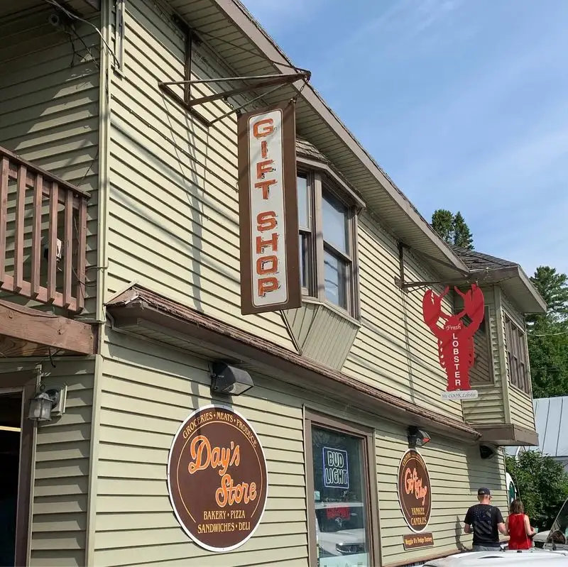 Day’s Store & Café