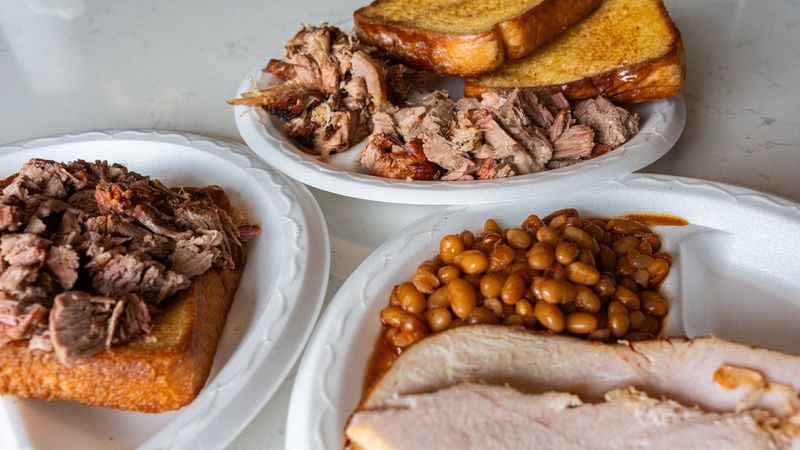 Roy’s Hickory Pit BBQ – Hutchinson