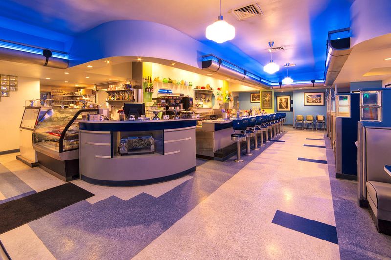 Monty’s Blue Plate Diner