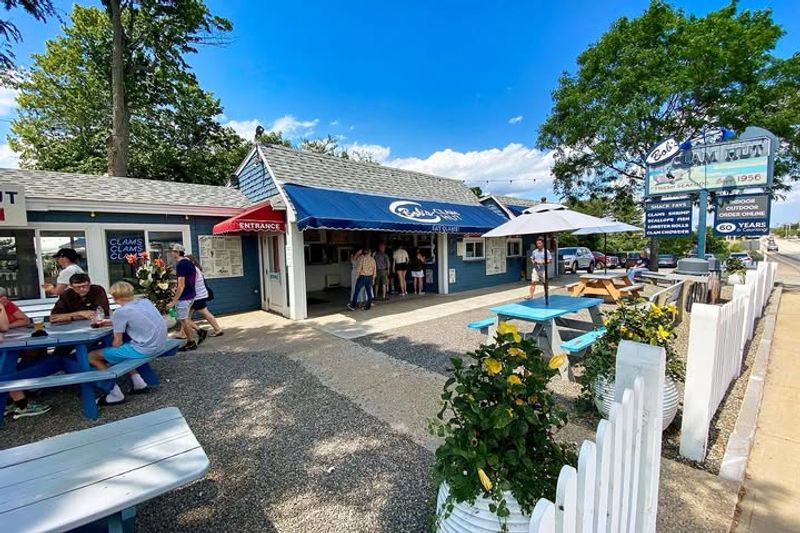 Bob’s Clam Hut — Kittery