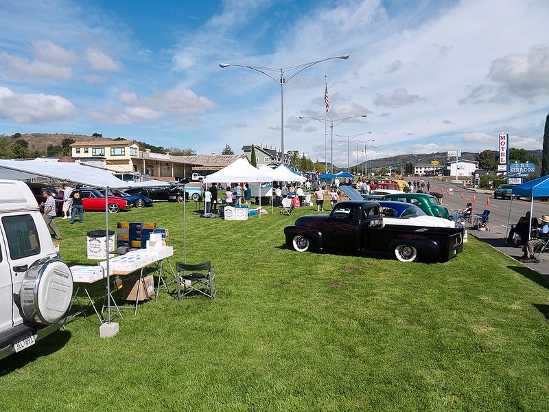 Local Vibe and Community