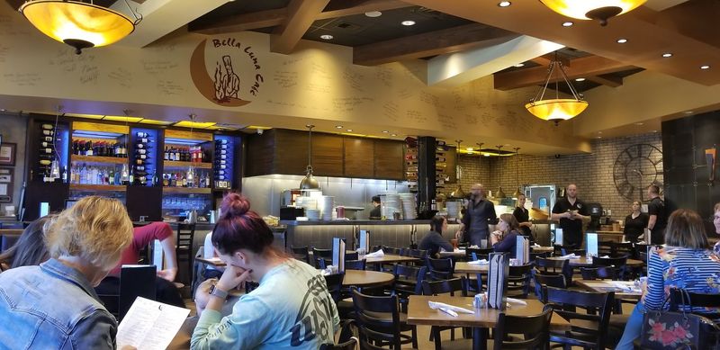 Bella Luna Café – Wichita