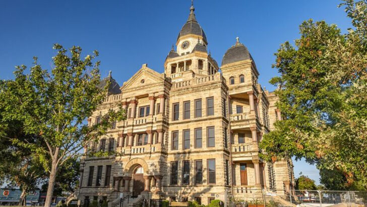 Instead of Dallas: 9 North Texas Towns Where Autumn Festivals Steal the Spotlight