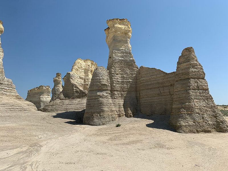 Kansas – Monument Rocks