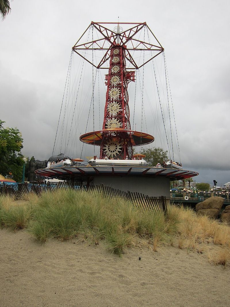 Golden Zephyr (DCA)