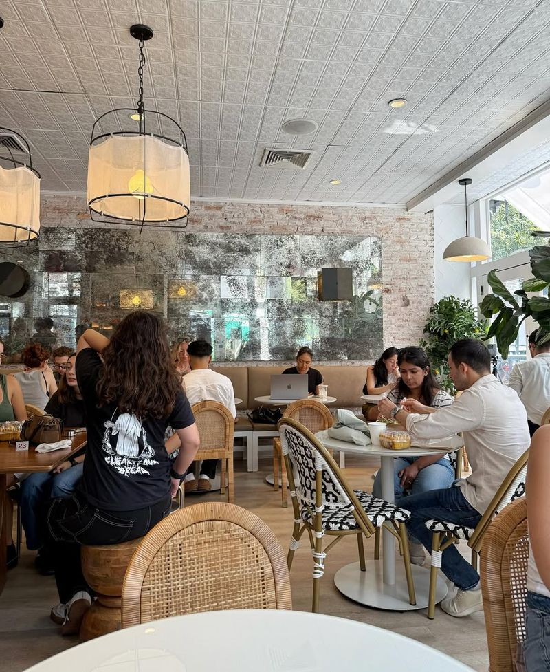 Café Cluny — West Village