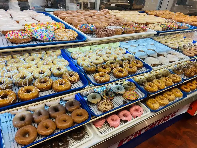 Paradise Donuts (Topeka)