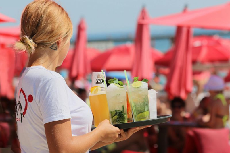 Tipping Expectations Still Exist