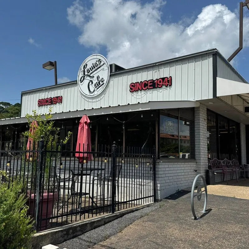 Louie’s Café