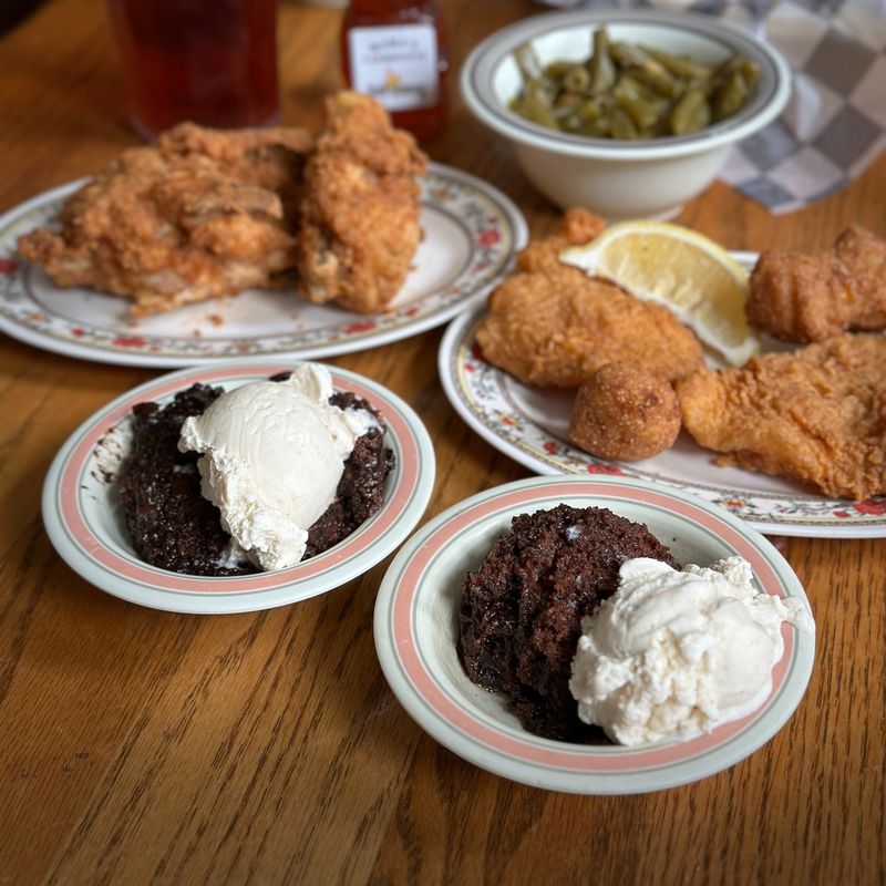 Mama’s Farmhouse – Pigeon Forge, TN