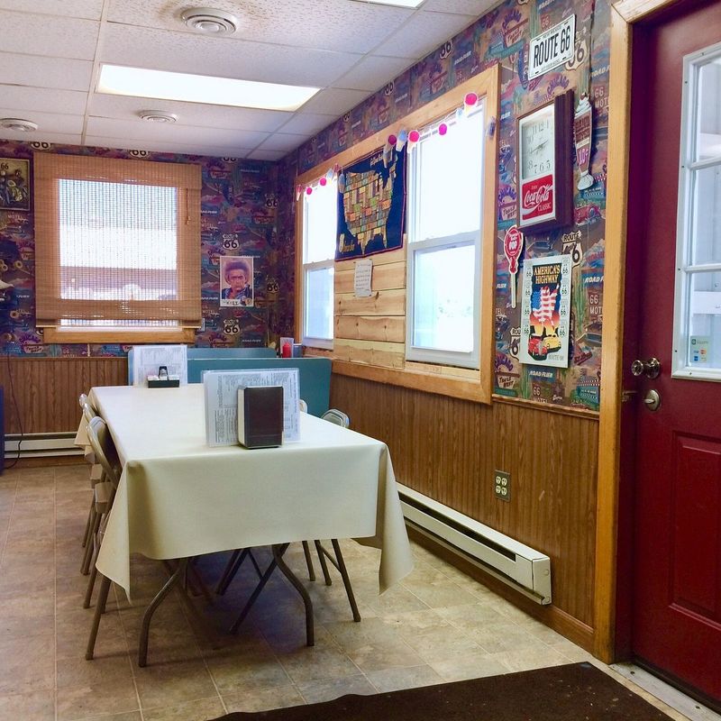 Larson’s Drive Inn — Larimore