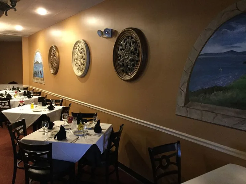 Roberto’s Trattoria & Chophouse