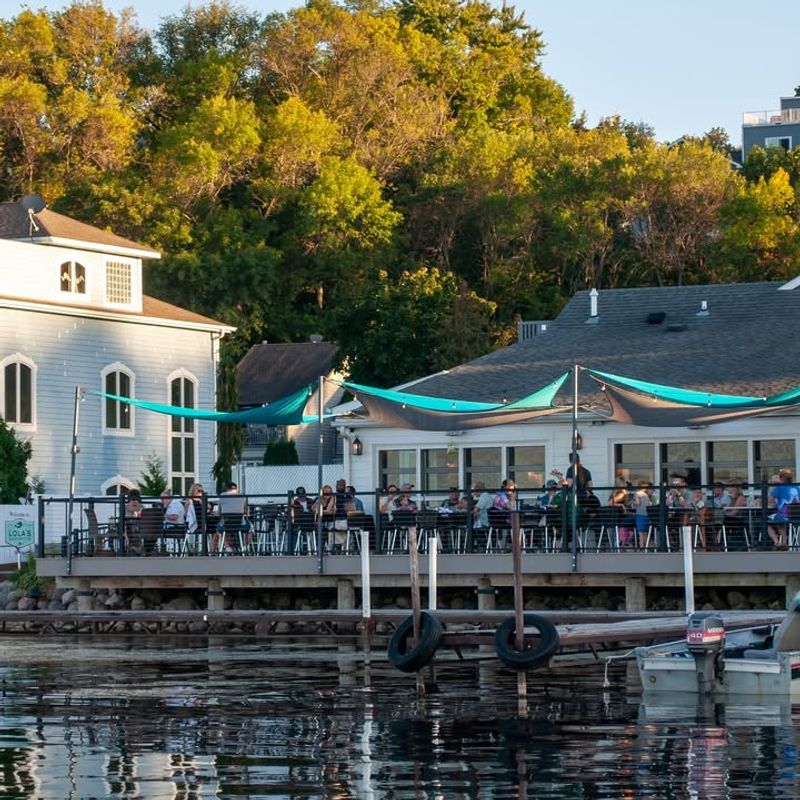 Lola’s Lakehouse – Waconia (Lake Waconia)