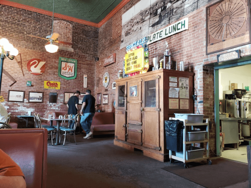 Smokestack Restaurant & Patio – Thurber